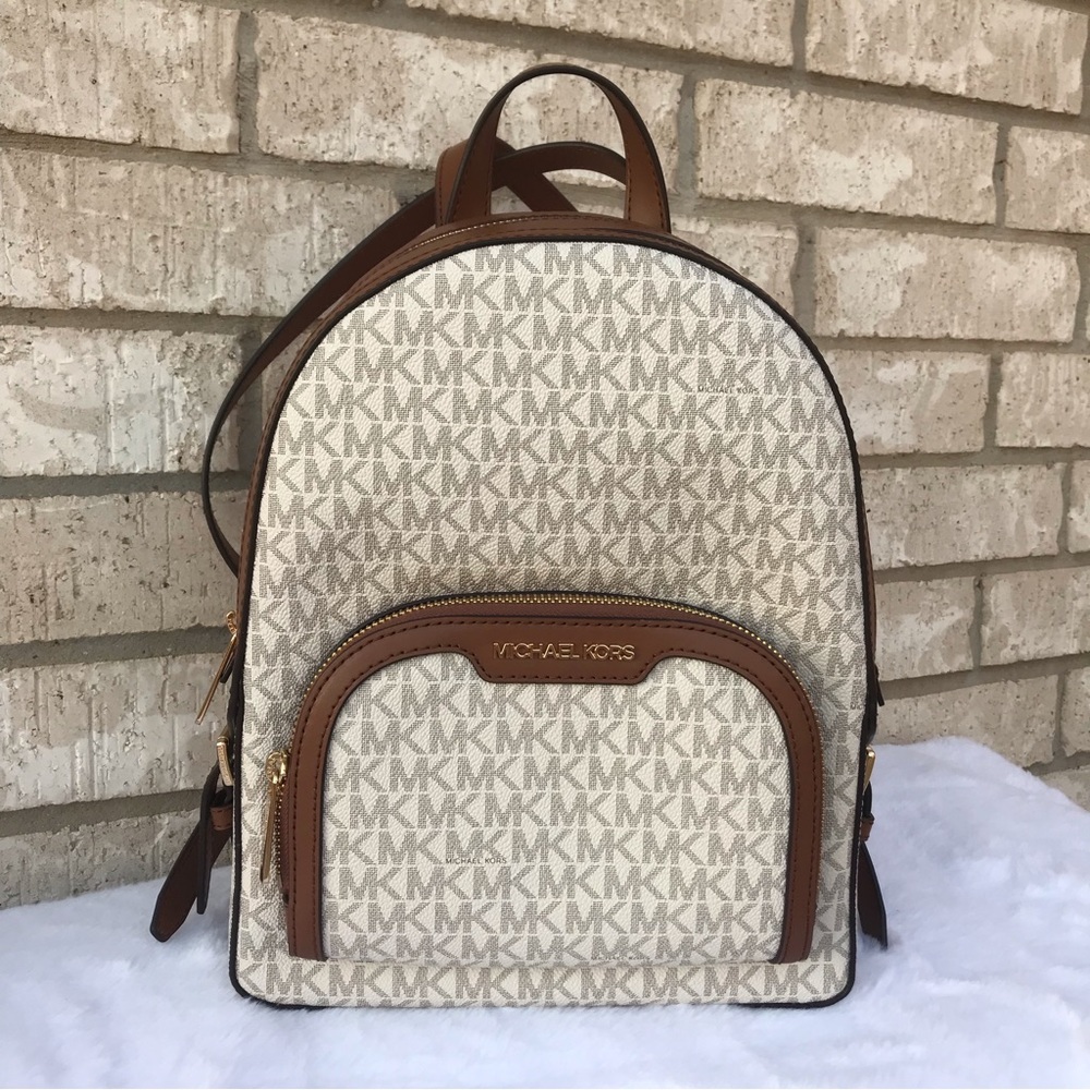 Michael Kors backpack and wallet - Picture 2 of 13